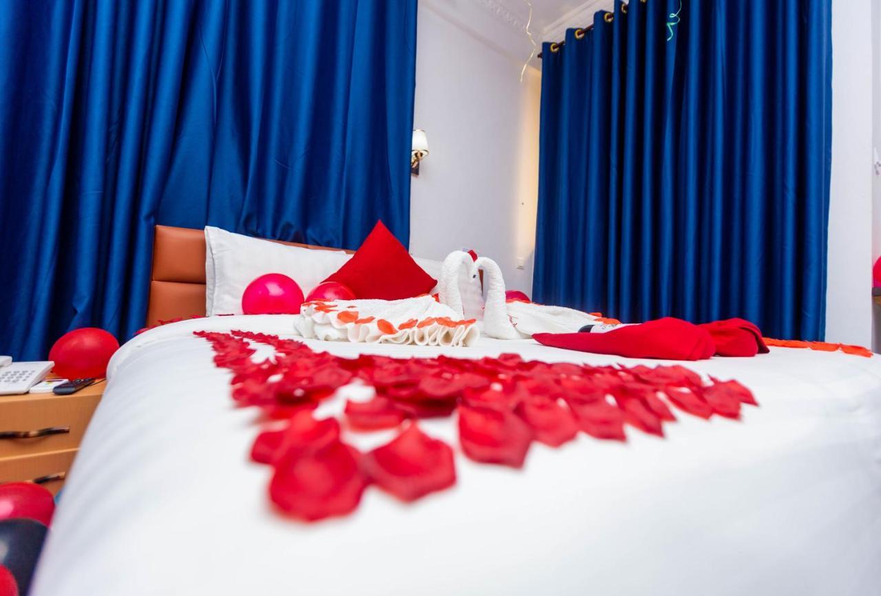 Sky Plus Hotel & Resort Ho 外观 照片