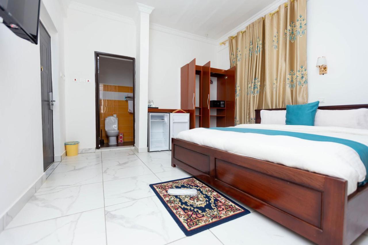 Sky Plus Hotel & Resort Ho 外观 照片