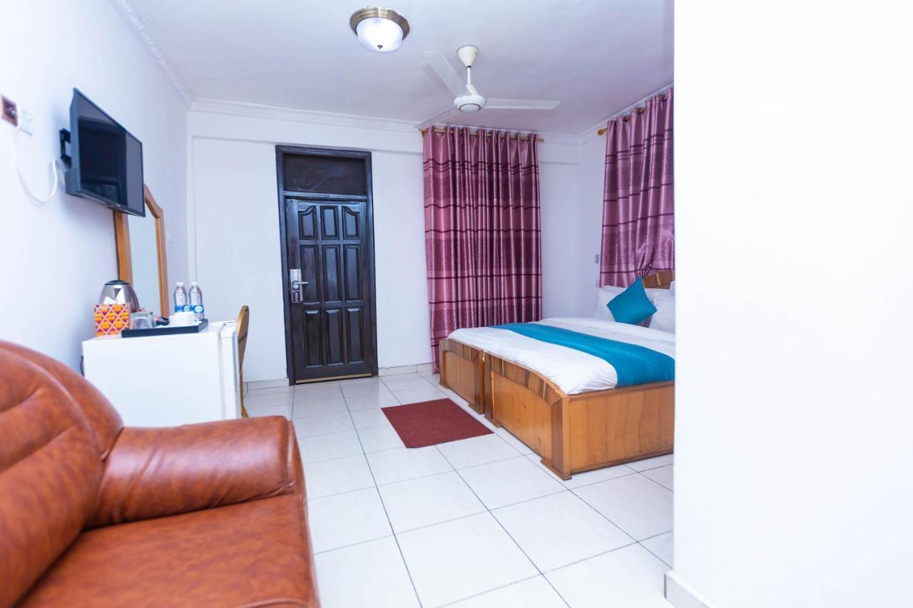 Sky Plus Hotel & Resort Ho 外观 照片
