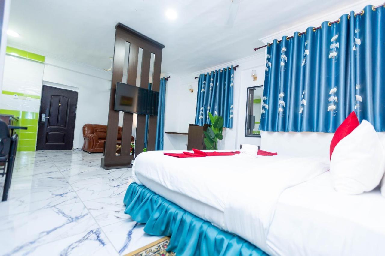 Sky Plus Hotel & Resort Ho 外观 照片